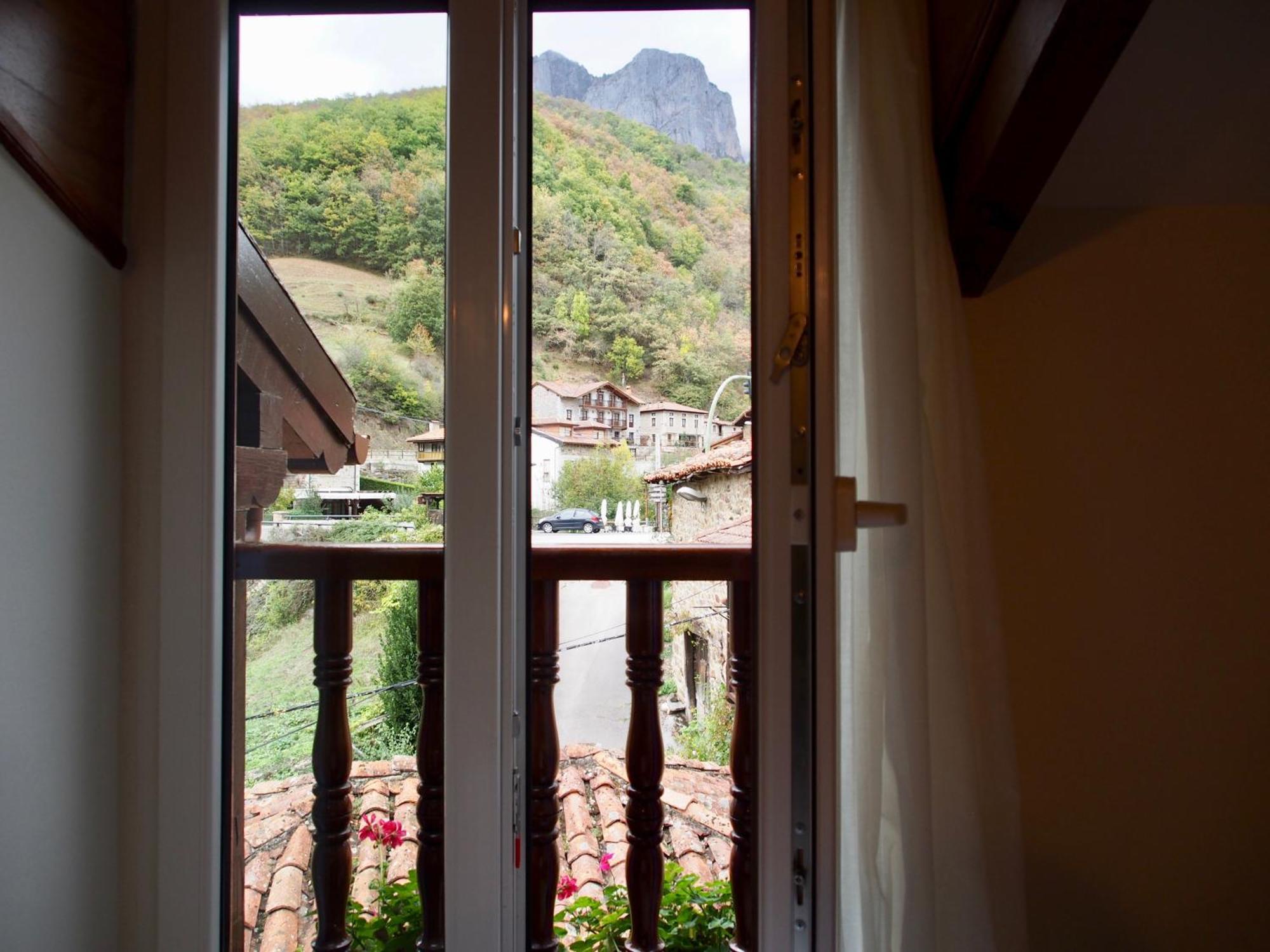 Hostal Remona Espinama Exterior foto