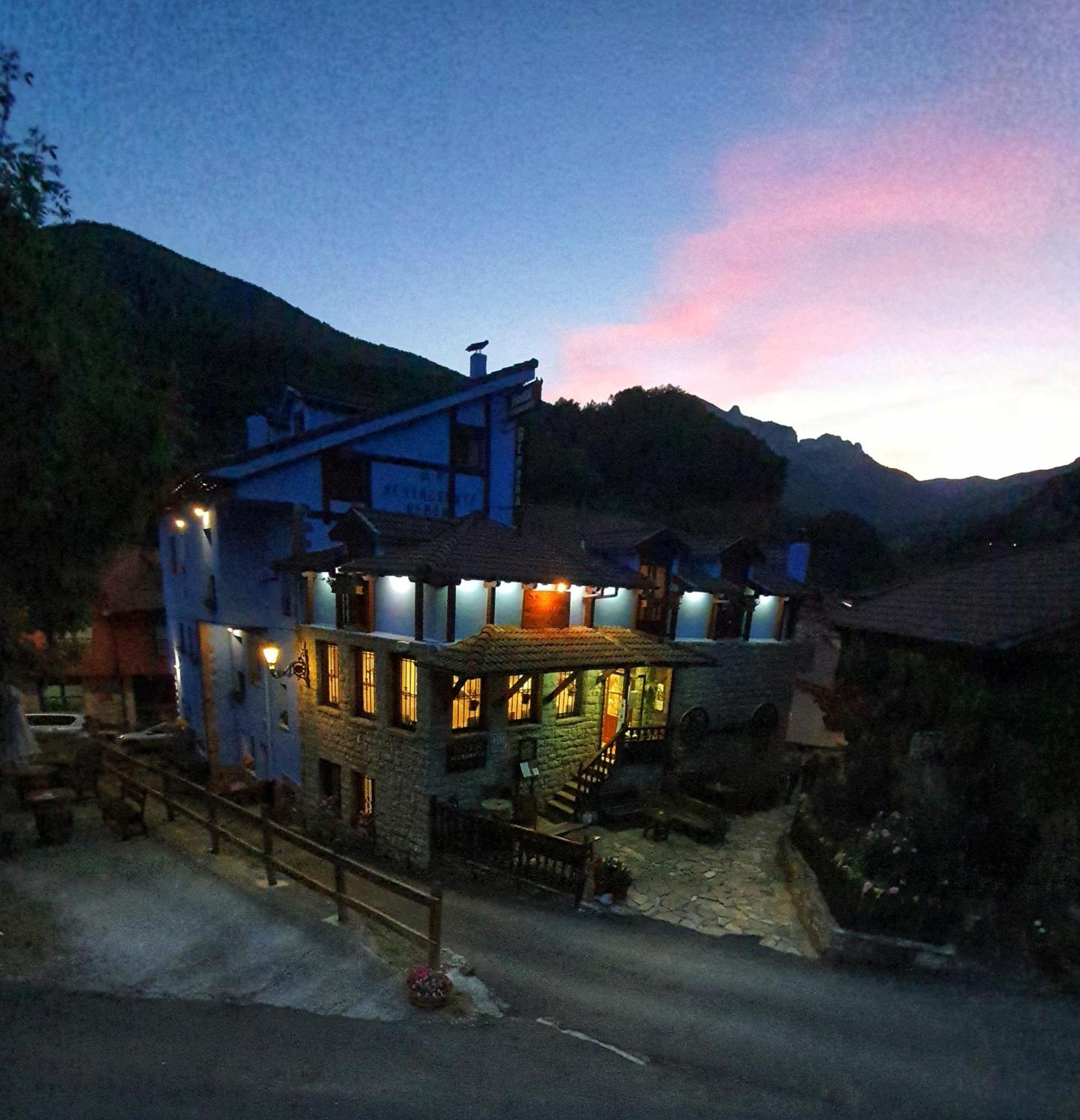 Hostal Remona Espinama Exterior foto
